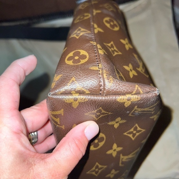 Louis Vuitton work bag. - Picture 9 of 11